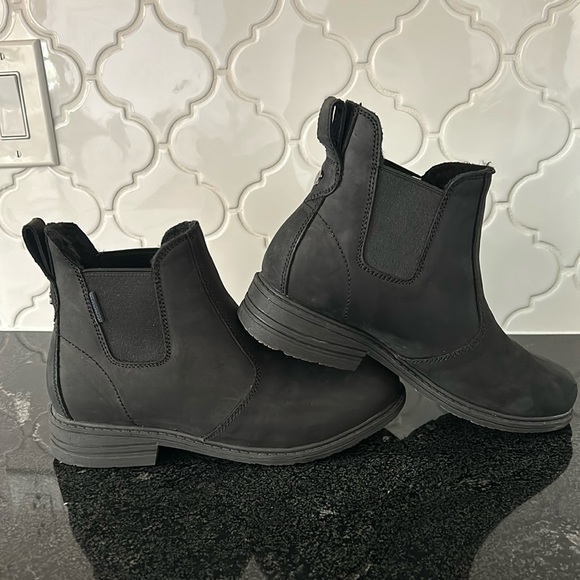 Shoes - Worn once comfy moda waterproof leather boots. Woman’s size 9